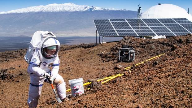 Engineering, psychology and ‘lots of poo’: How NASA is tackling Mars mission’s mind-bending to-do list | CBC News